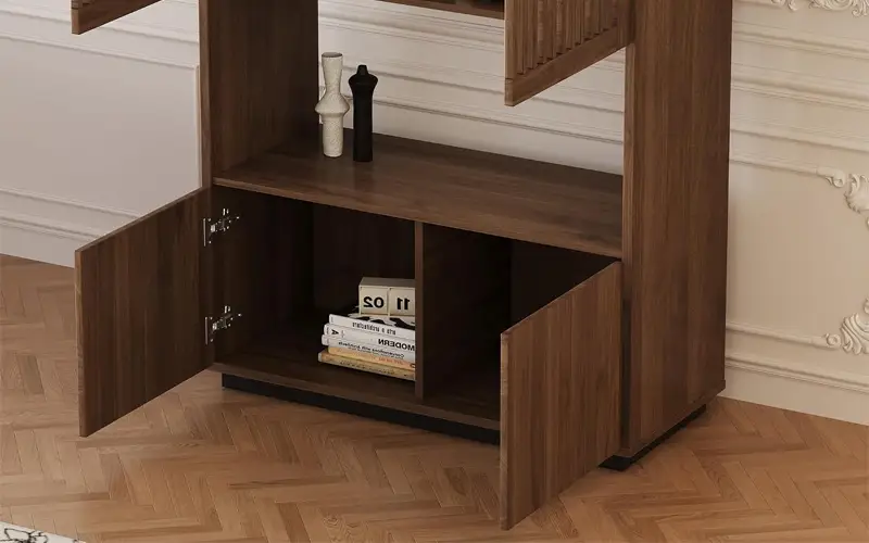 Three Shelves and Four Compartments