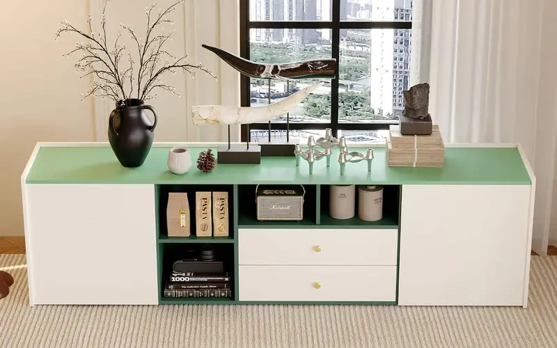 Display Favorites and Conceal Everyday Clutter
