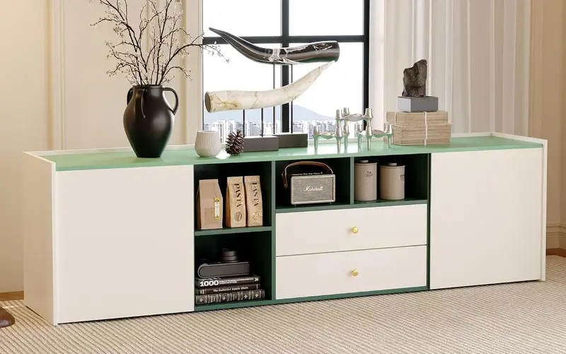 A Streamlined Foundation for Media and Décor